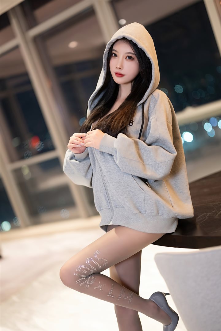 杨晨晨开档灰丝艺术照极品女郎让人日思夜想