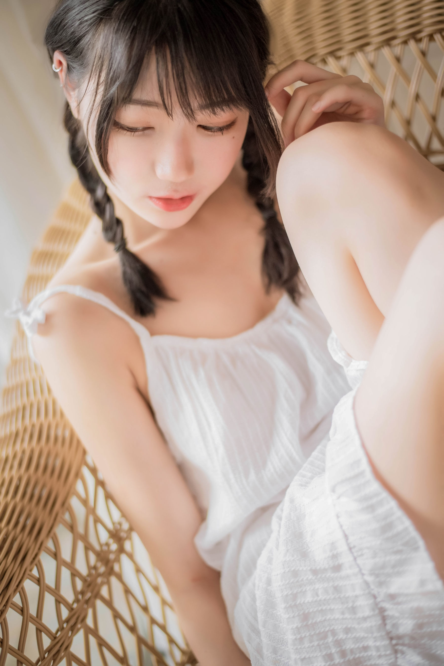 [网红COSER写真] 周叽是可爱兔兔 – 盛夏 套图