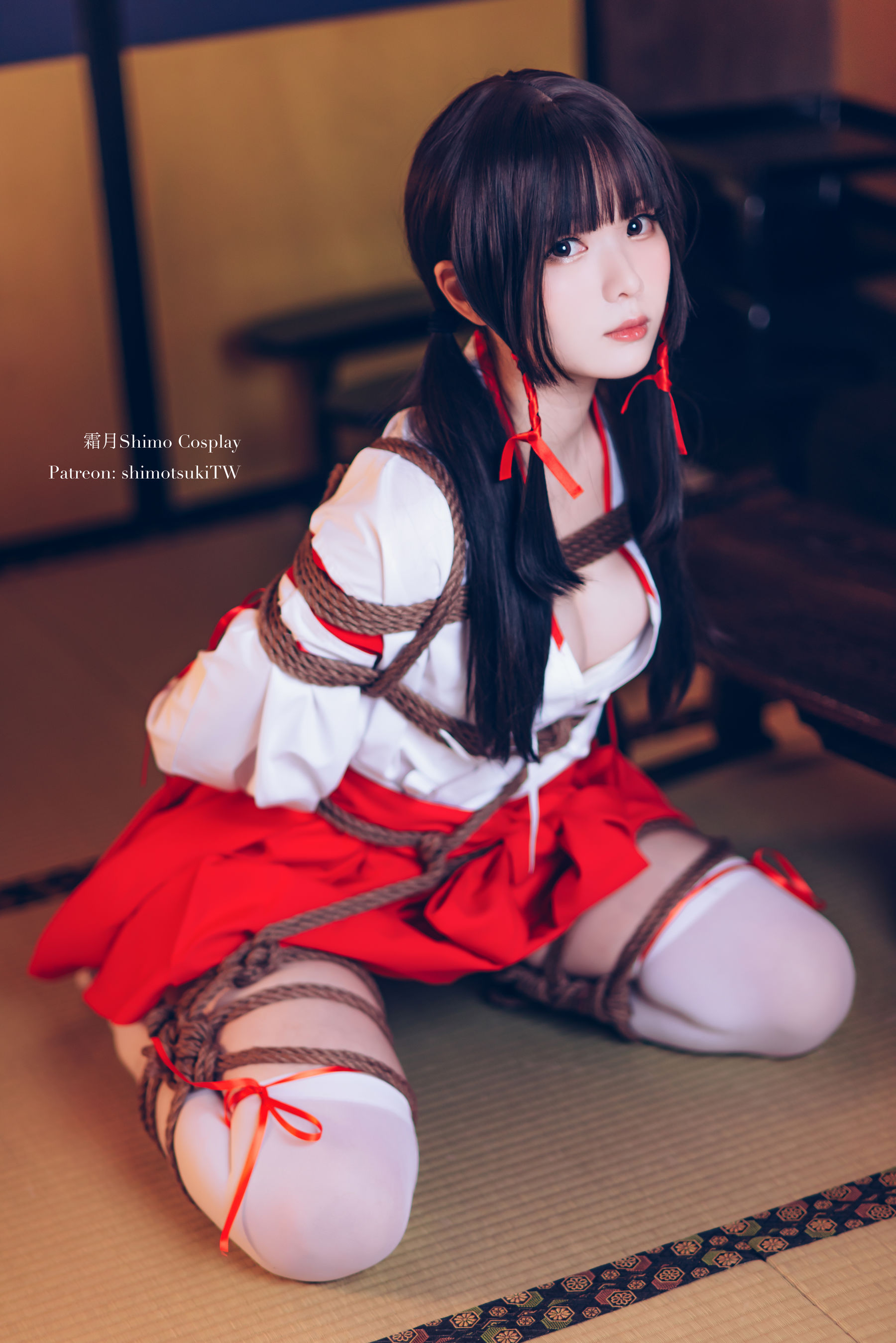 [网红COSER写真] 微博妹纸霜月shimo - 巫女捆绑 套图4