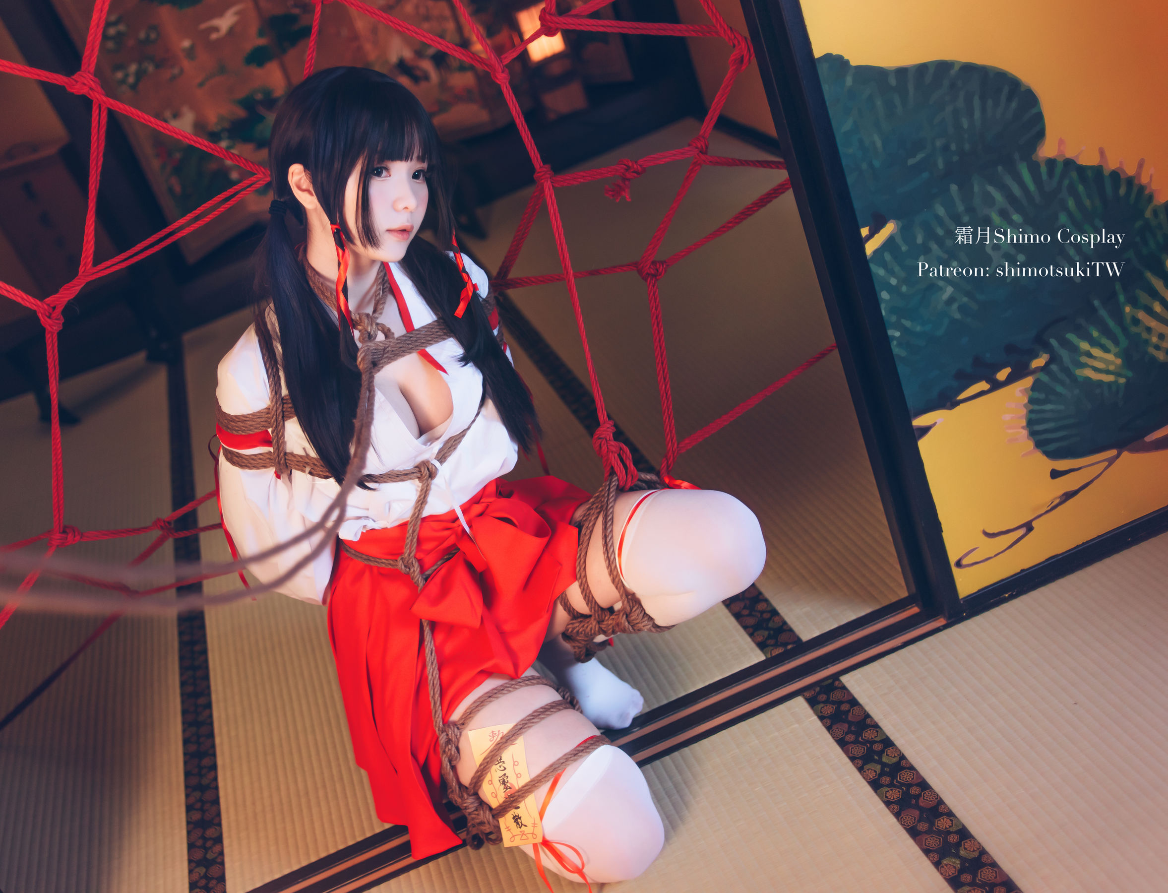 [网红COSER写真] 微博妹纸霜月shimo - 巫女捆绑 套图6