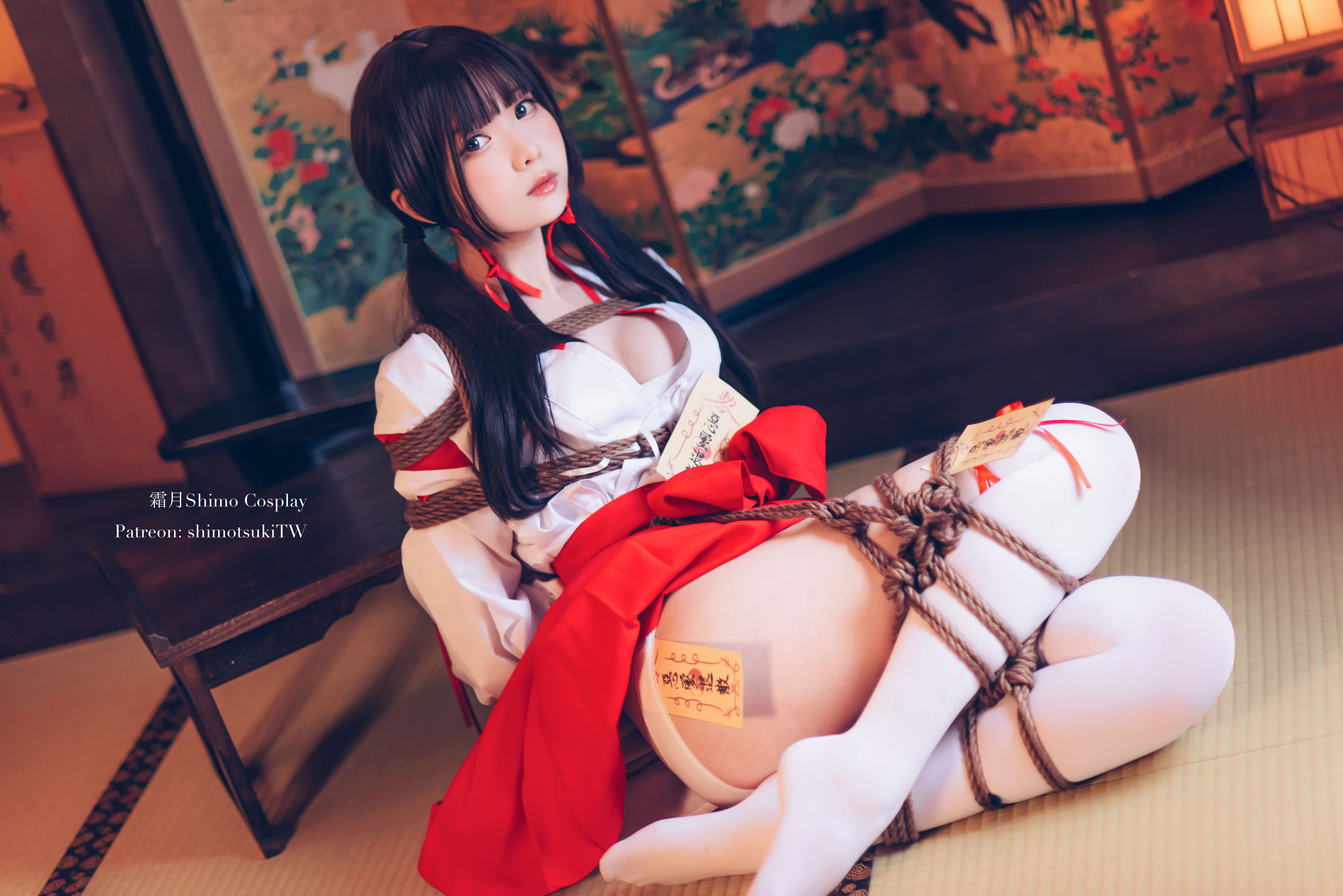 [网红COSER写真] 微博妹纸霜月shimo - 巫女捆绑 套图9