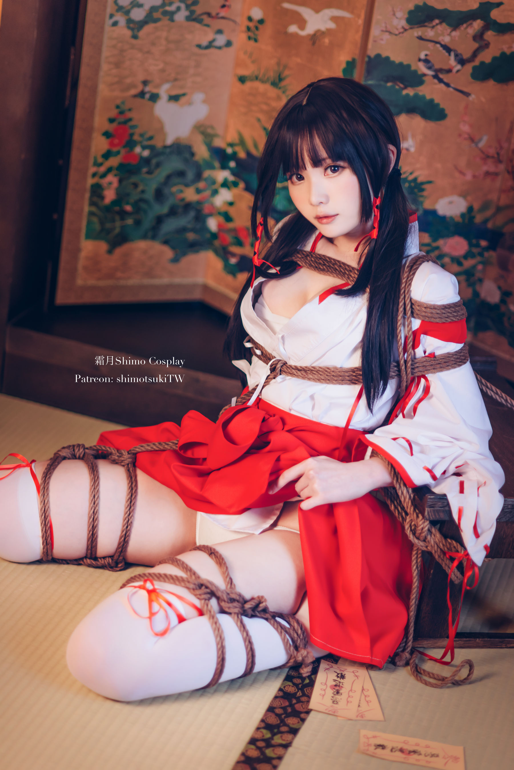 [网红COSER写真] 微博妹纸霜月shimo - 巫女捆绑 套图17