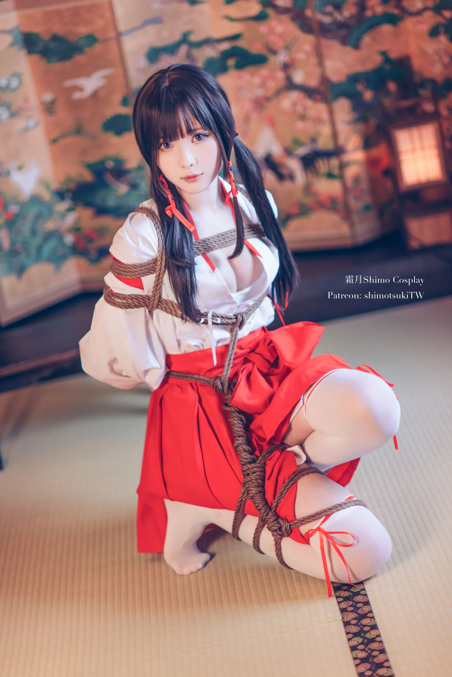[网红COSER写真] 微博妹纸霜月shimo - 巫女捆绑 套图24