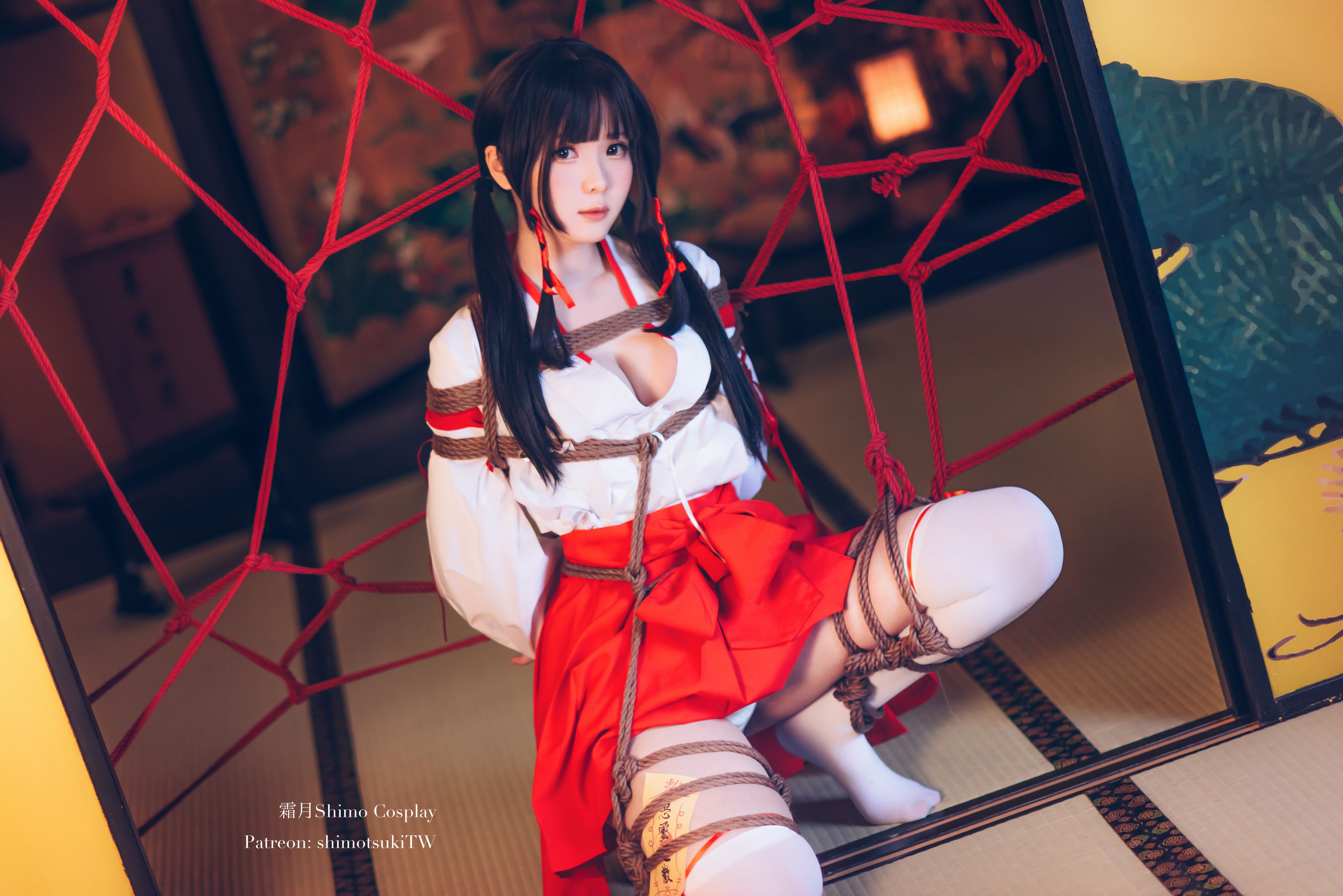 [网红COSER写真] 微博妹纸霜月shimo - 巫女捆绑 套图23