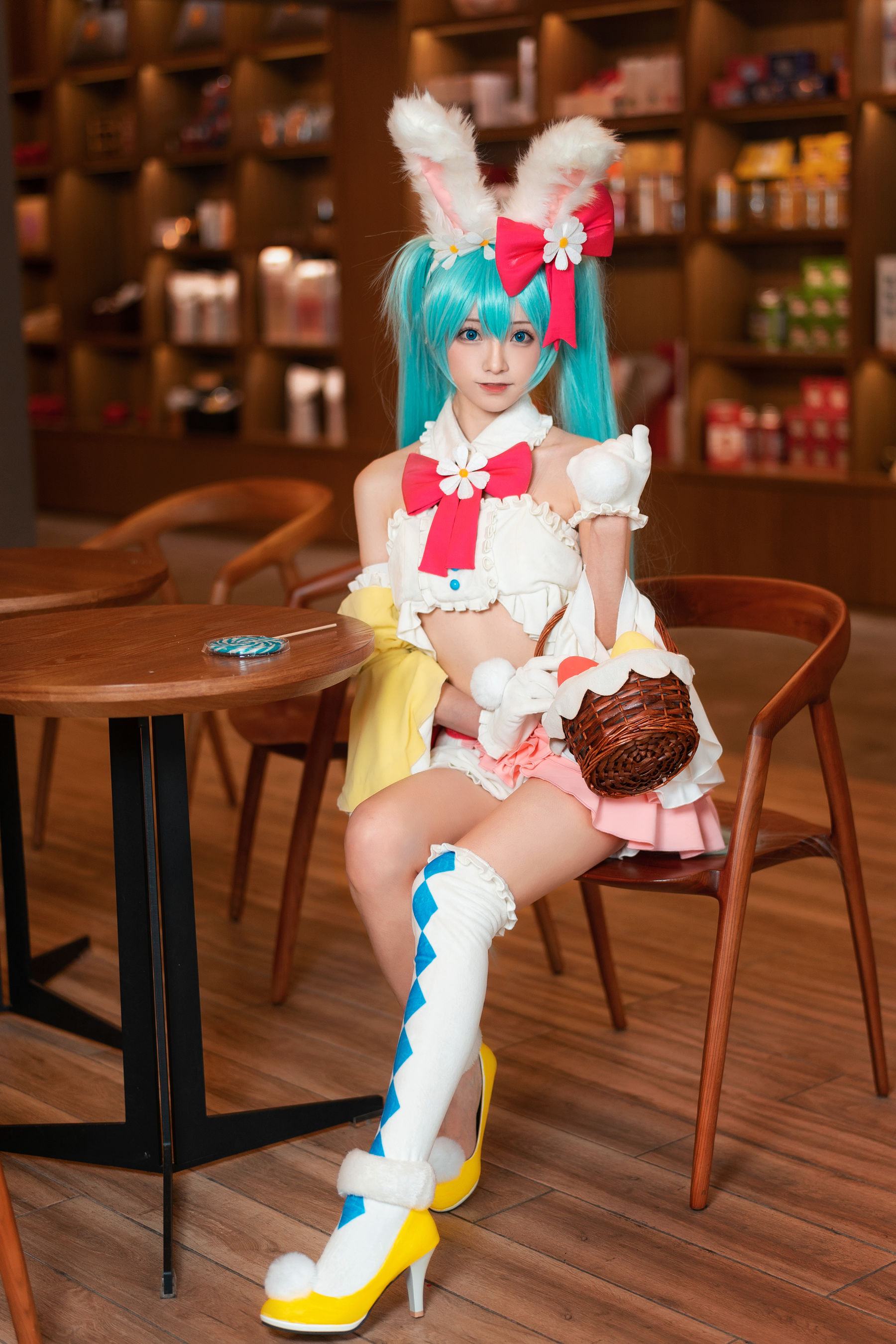 [网红COSER写真] 动漫博主Kitaro_绮太郎 - 初音兔女郎 套图7