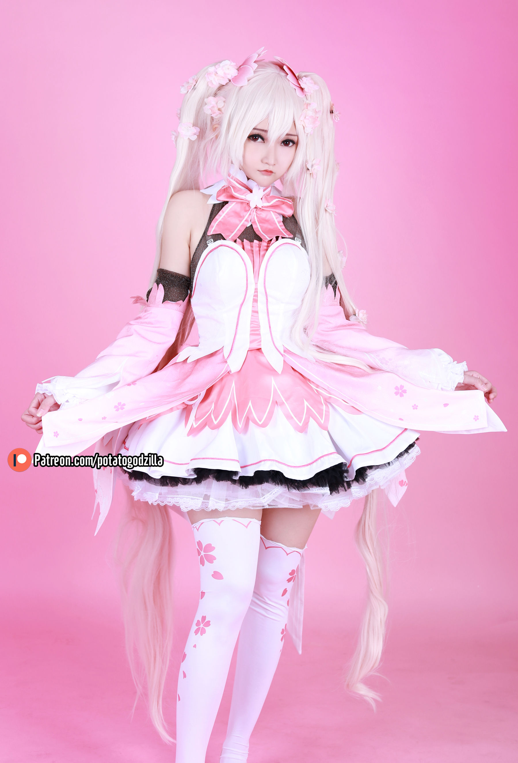Coser小姐姐Potato Godzilla - Sakura Miku 套图2