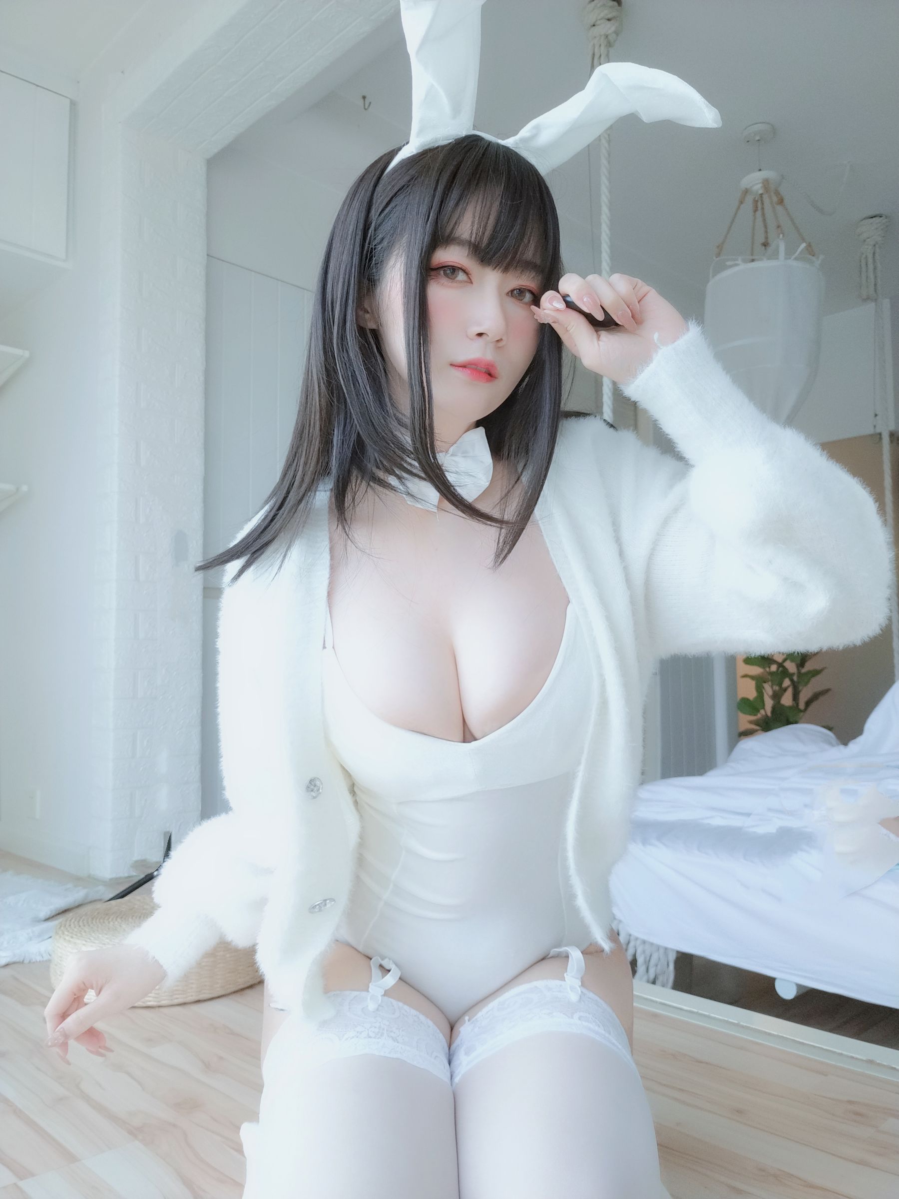 Coser小姐姐白银 - 白丝兔子6