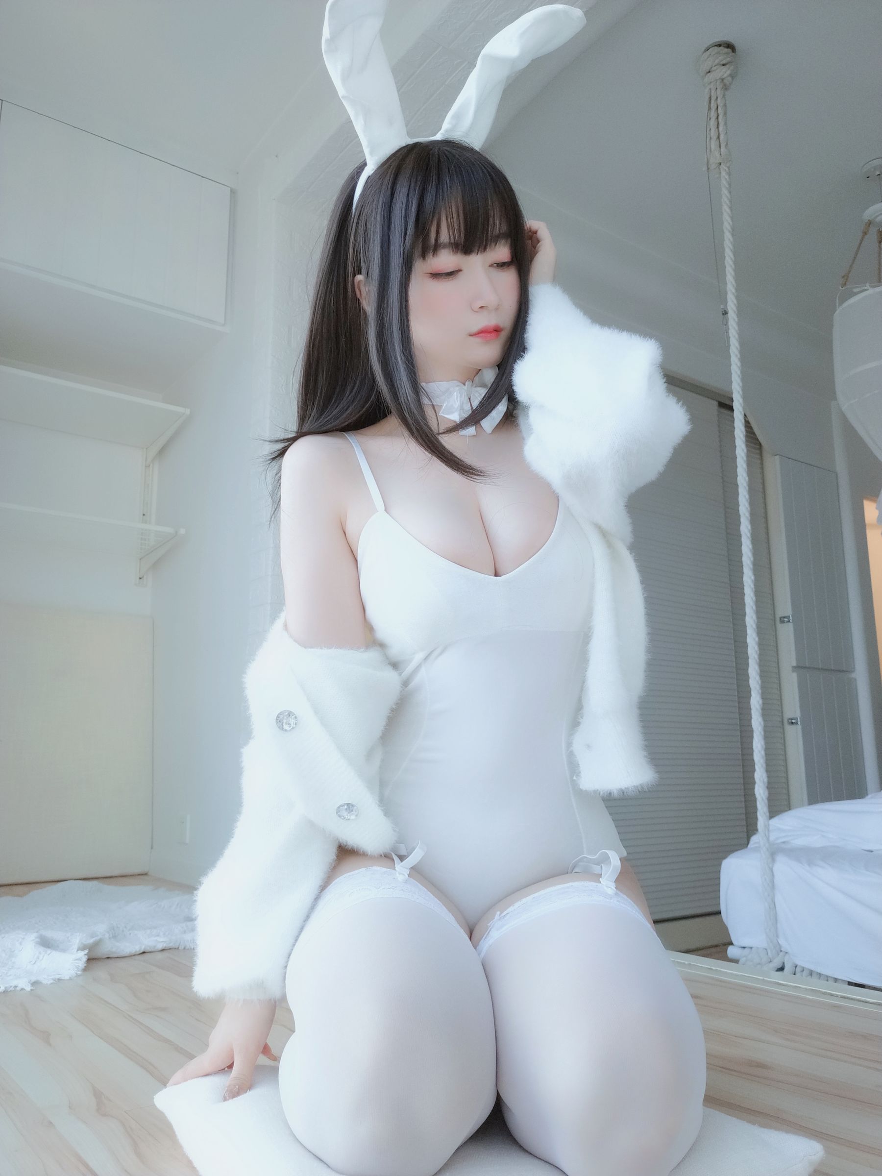 Coser小姐姐白银 - 白丝兔子12