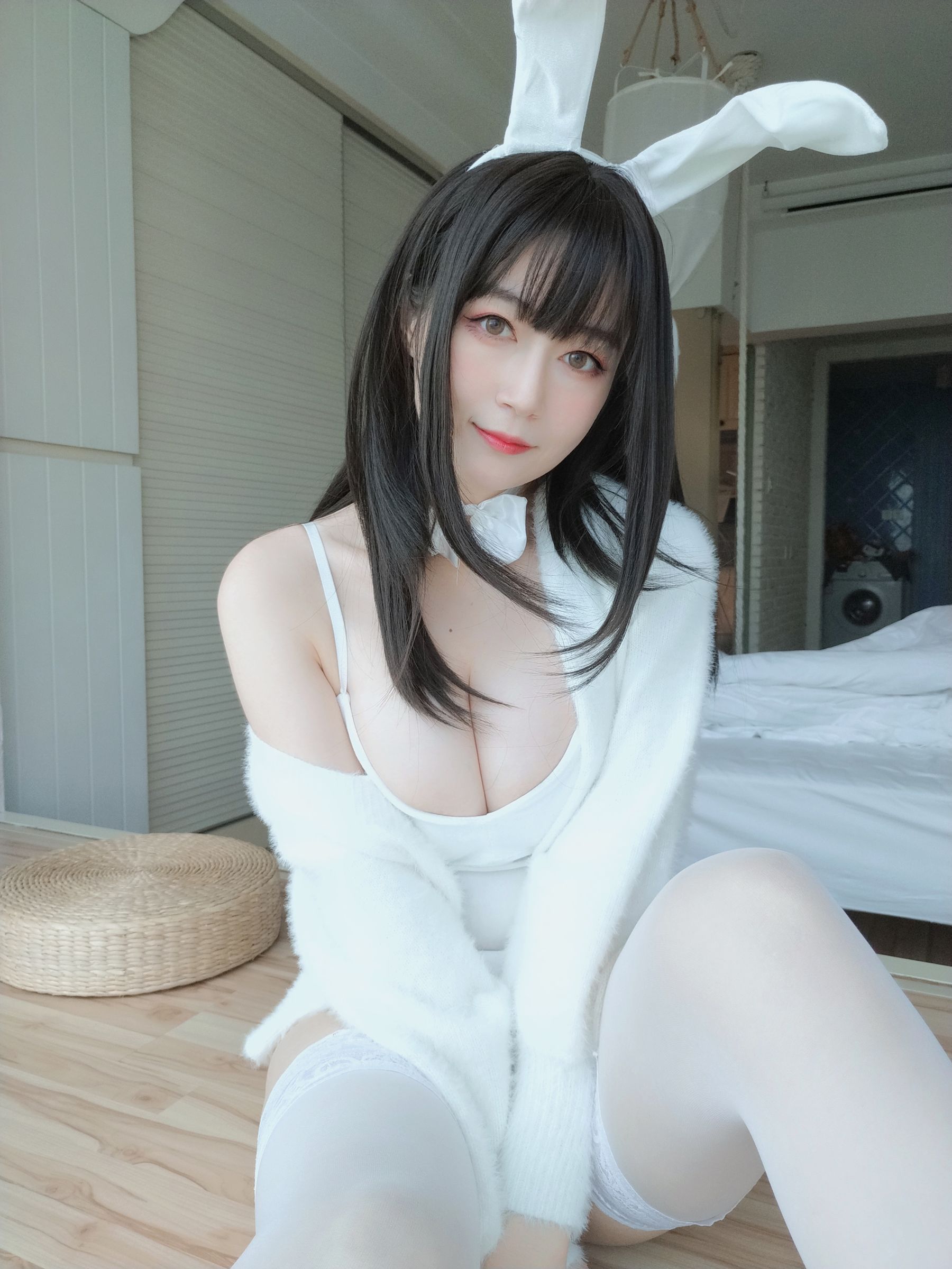 Coser小姐姐白银 - 白丝兔子36