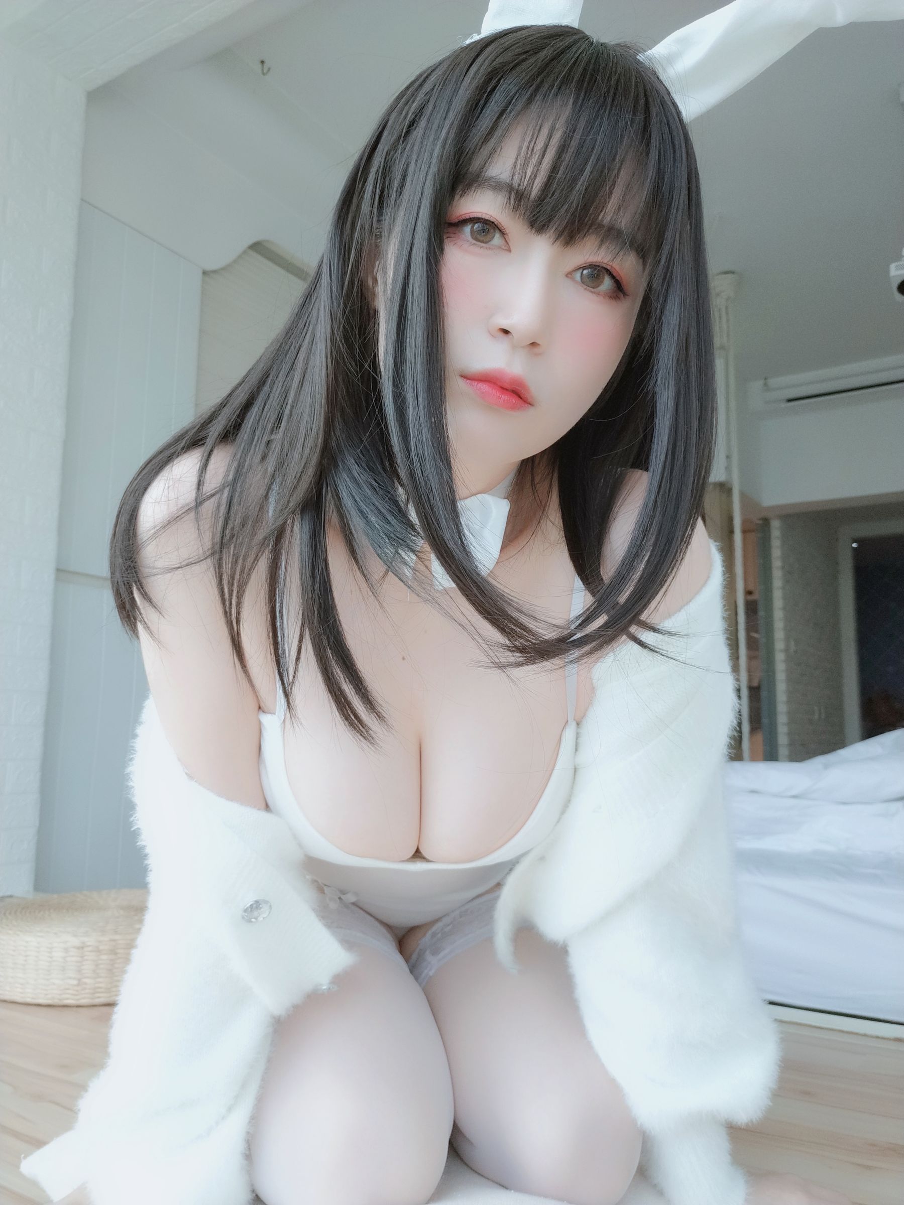 Coser小姐姐白银 - 白丝兔子44