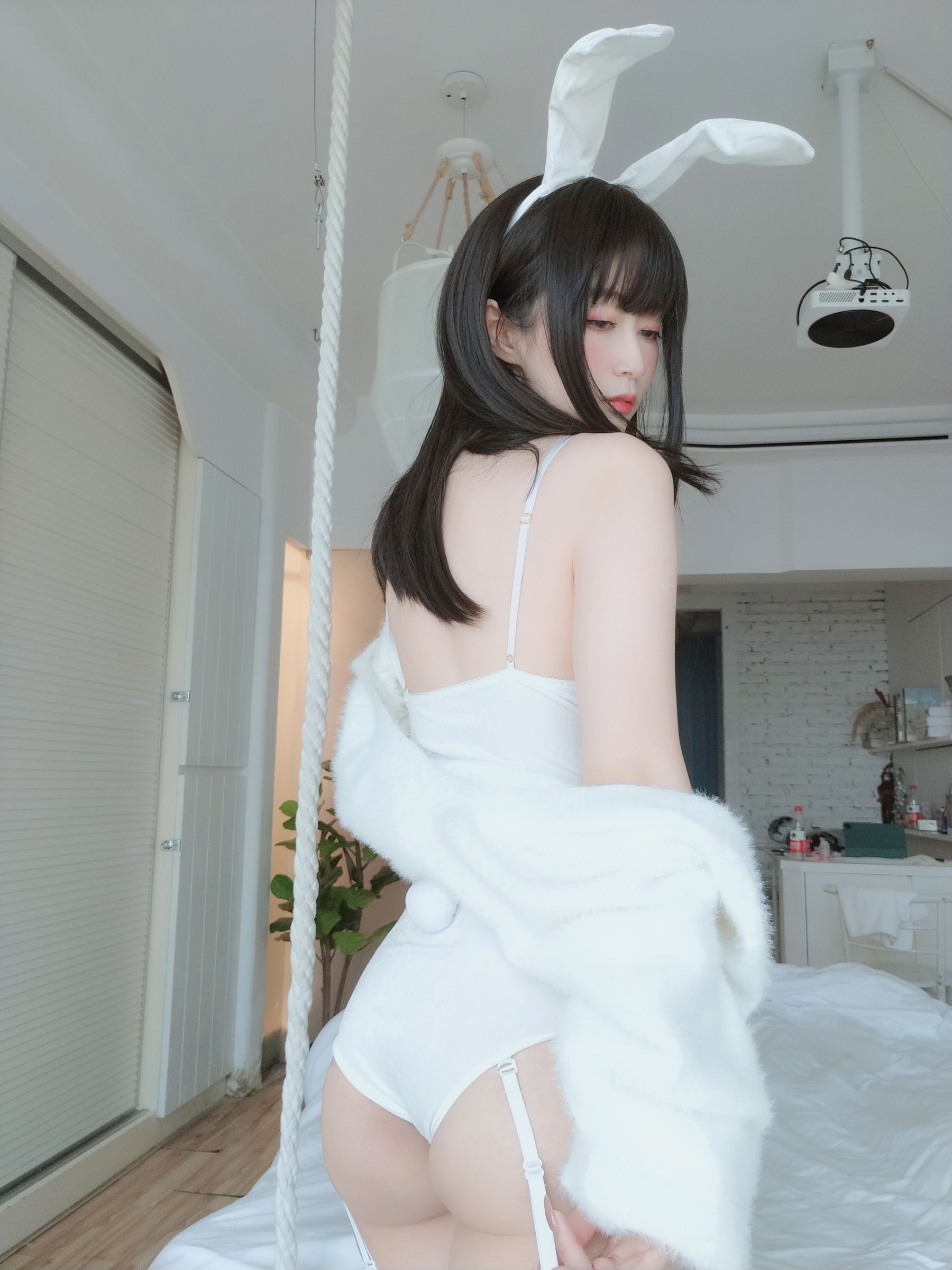 Coser小姐姐白银 - 白丝兔子68