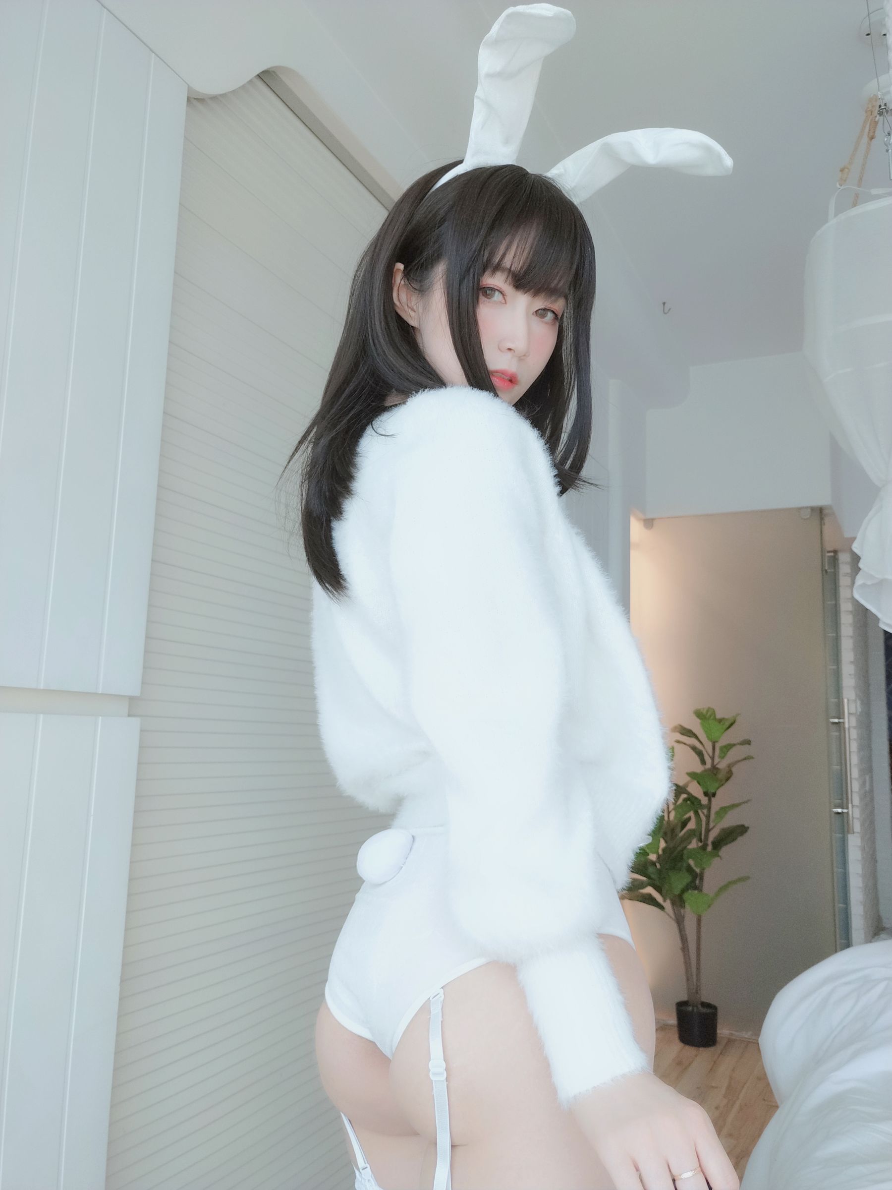 Coser小姐姐白银 - 白丝兔子70