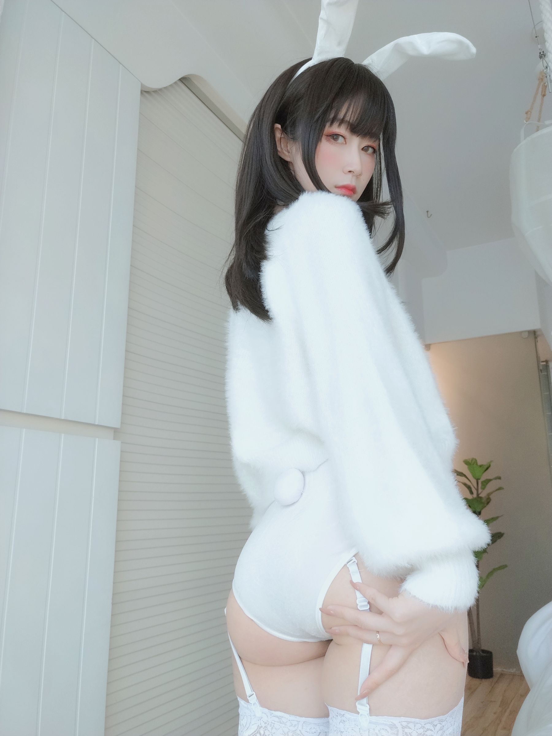 Coser小姐姐白银 - 白丝兔子71